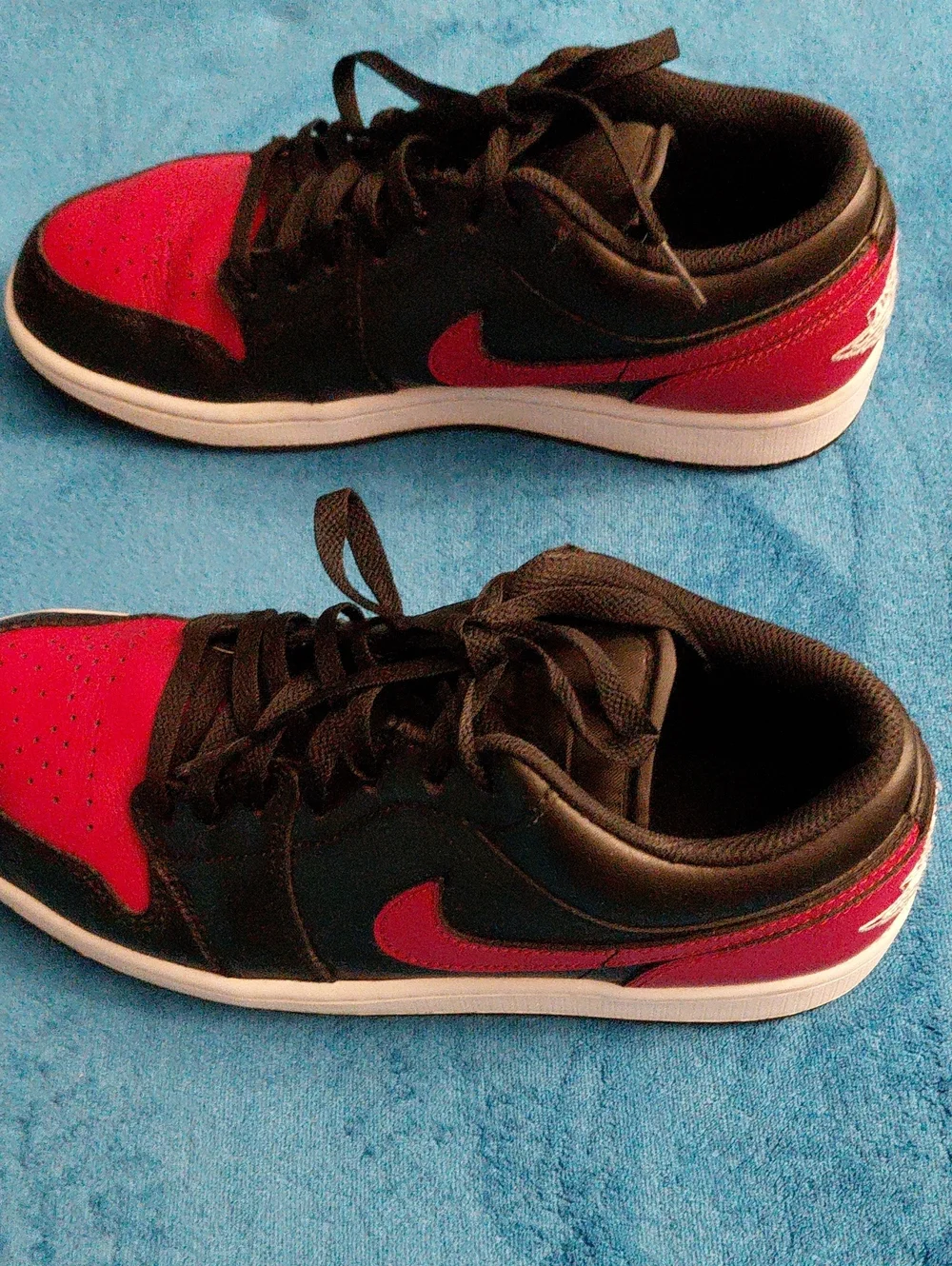 Nike Air Jordan Men's Size 9. 1 Low 553558 067 Black, Summit White Varsity Red